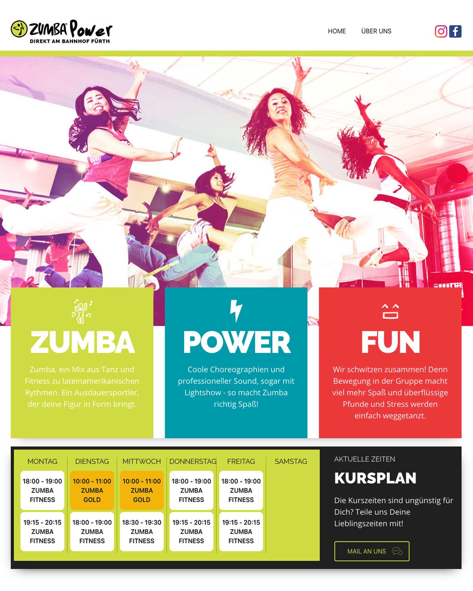 Startseite der Website von Zumba Power in Fürth: Foto springender Tänzerinnen, drei farbige Kacheln „Zumba“, „Power“ und „Fun“ und der Kursplan.